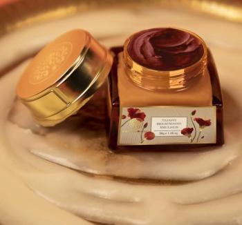 Купить Ночная эмульсия для придания коже сияния Tejasvi  Forest Essentials